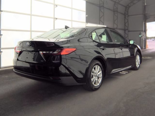 Used 2025 Toyota Camry LE FWD image 7