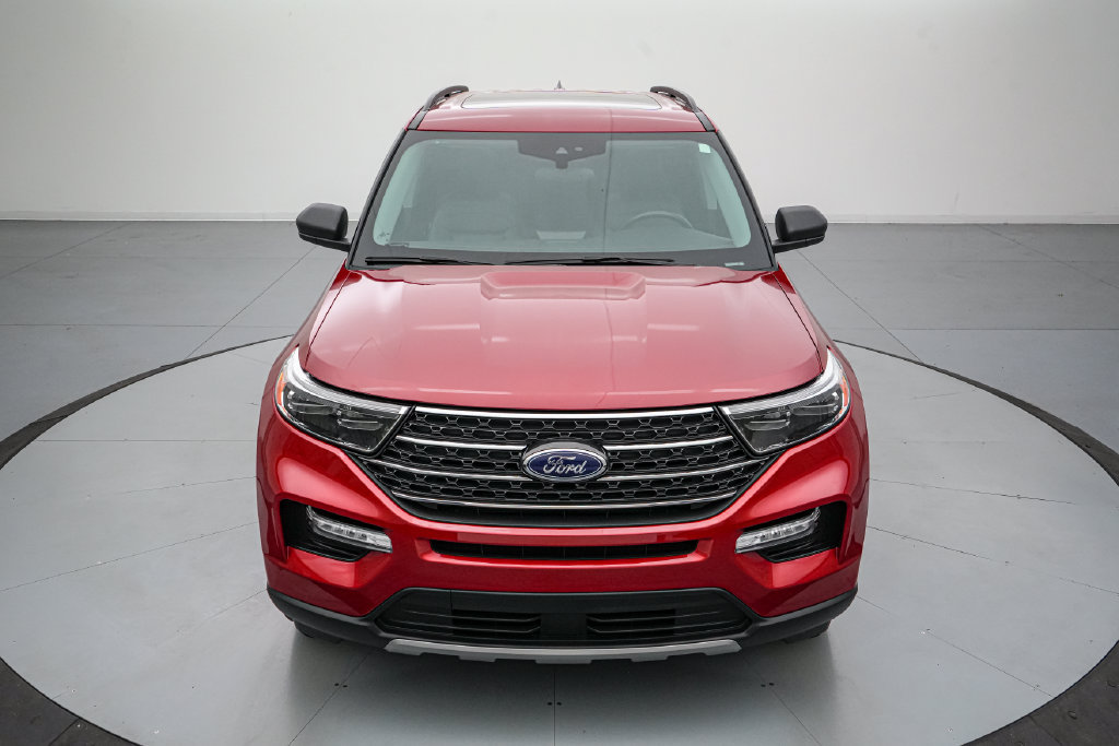 Certified 2024 Ford Explorer XLT w/ Equipment Group 202A AWD/4WD image 9