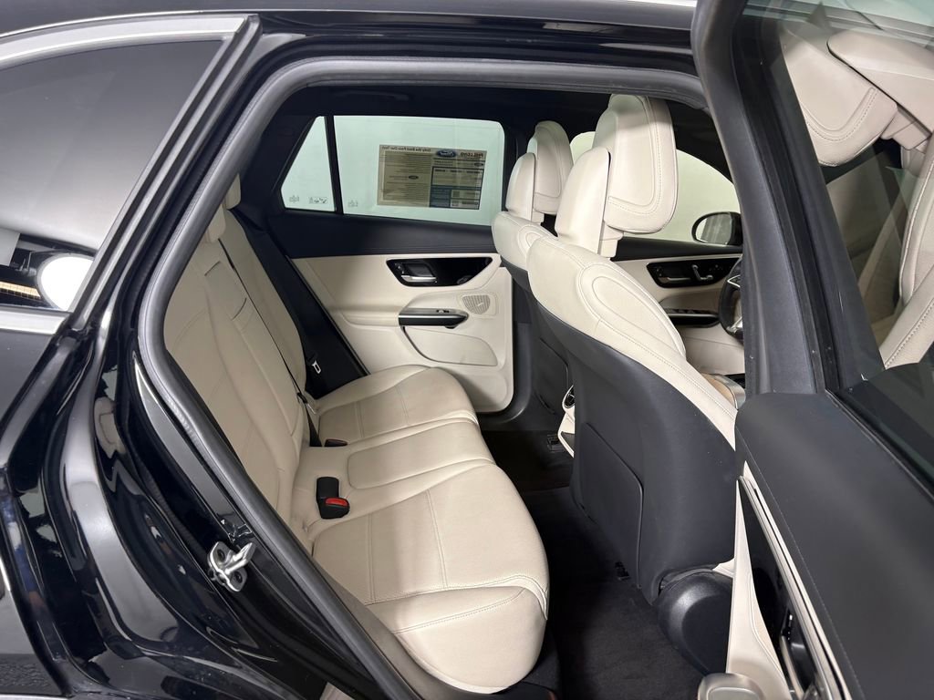 Used 2024 Mercedes-Benz GLC 300 4MATIC image 34
