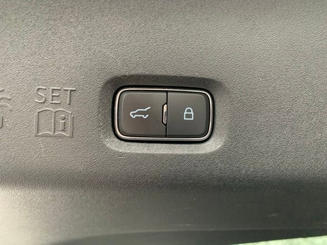 Certified 2025 Ford Expedition Active AWD/4WD image 8