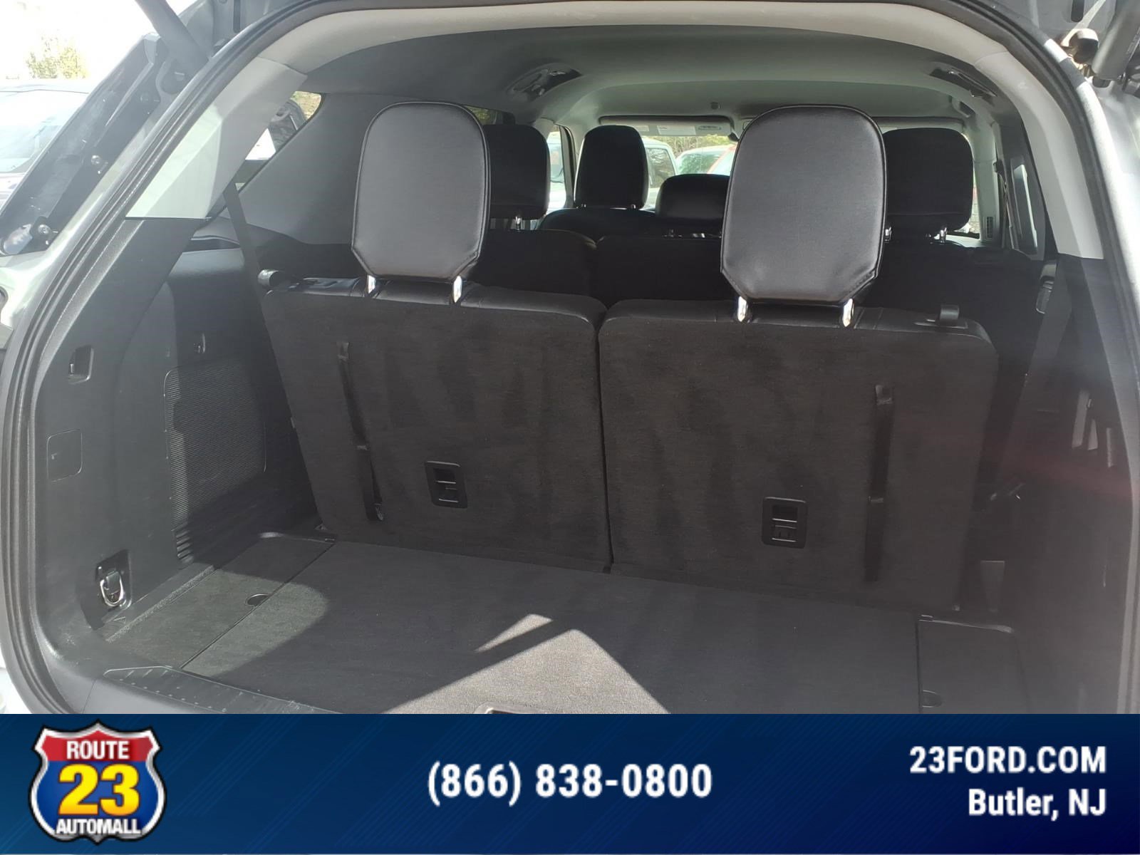 Certified 2023 Ford Explorer XLT w/ Equipment Group 202A AWD/4WD image 27