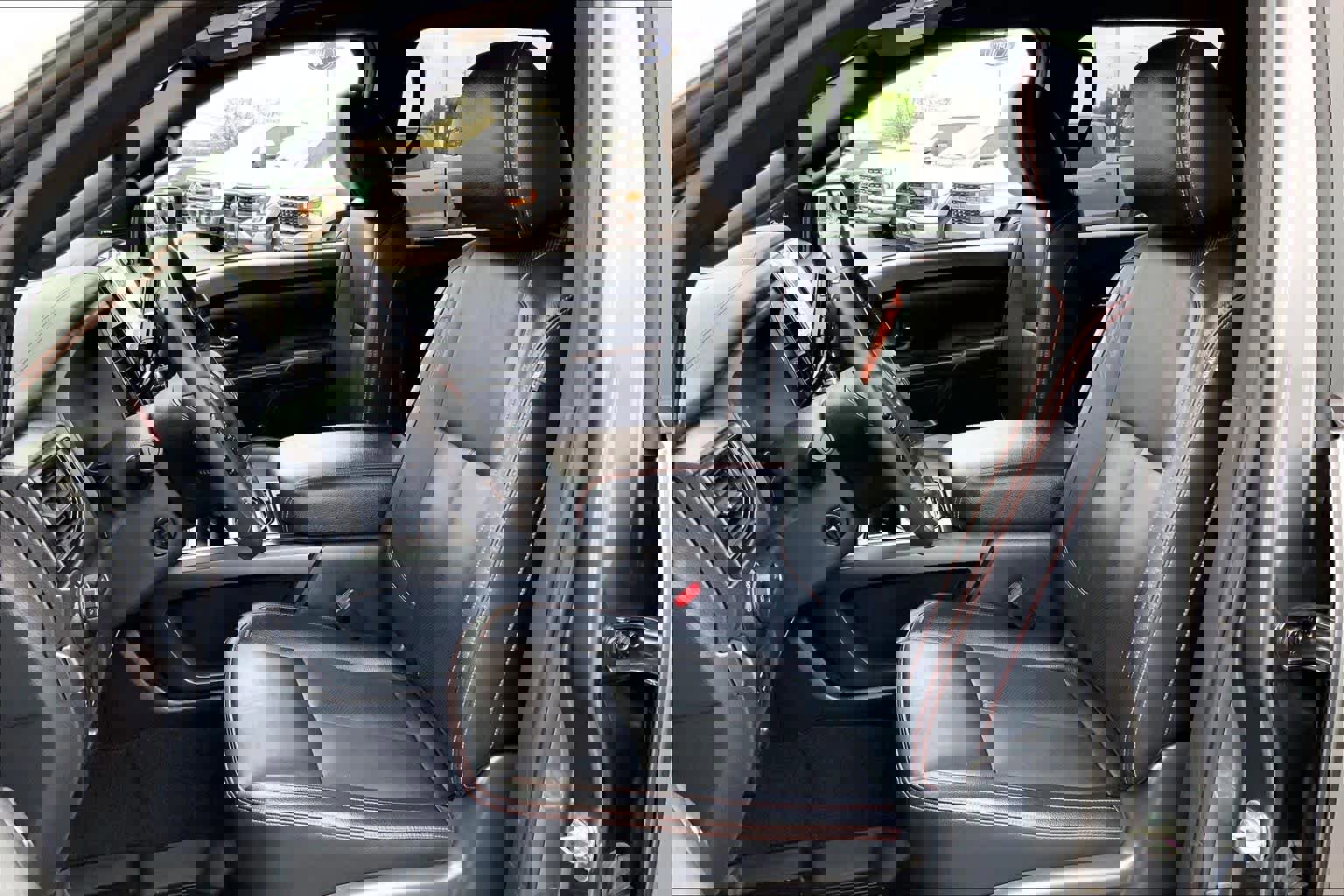 Used 2023 Nissan Titan PRO-4X w/ Pro-4x Convenience Package image 10