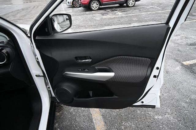 Used 2018 Nissan Kicks SV image 21