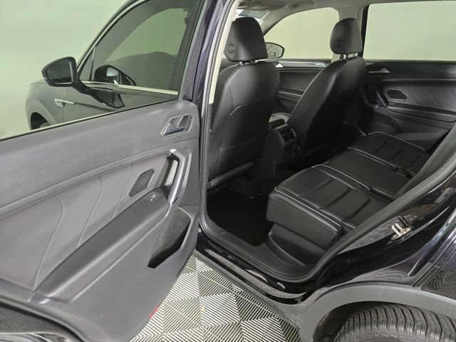 Used 2019 Volkswagen Tiguan SEL Premium AWD/4WD image 17