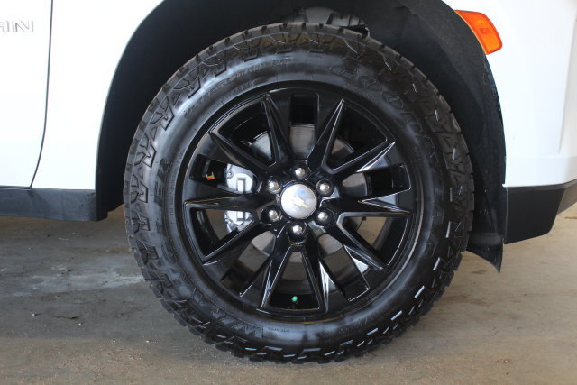 Used 2021 Chevrolet Suburban Premier AWD/4WD image 24