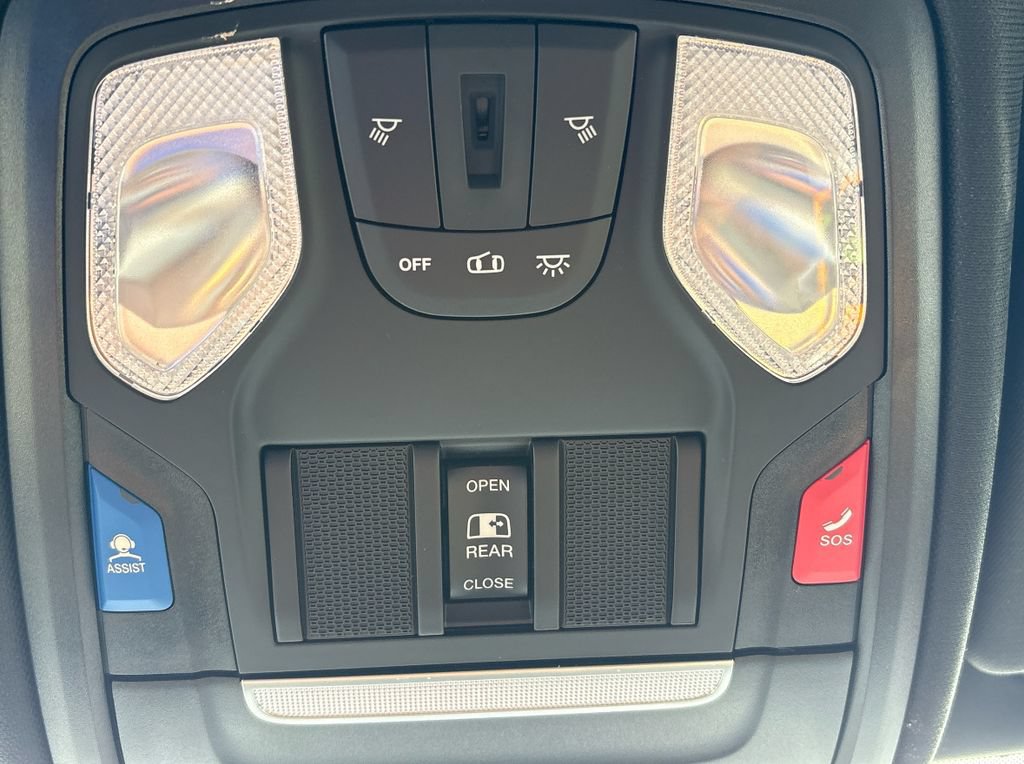 Used 2022 RAM 1500 Big Horn AWD/4WD image 36