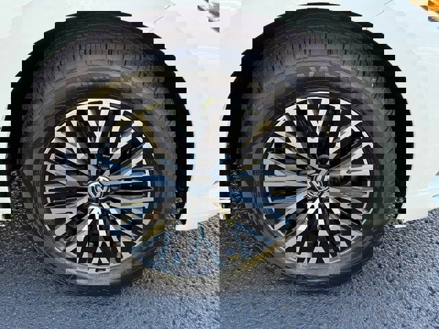 Used 2021 Volkswagen Jetta SE w/ SE Cold Weather Package image 8