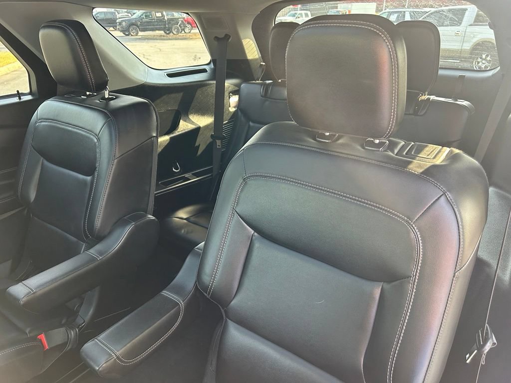 Certified 2023 Ford Explorer XLT w/ Equipment Group 202A RWD image 30