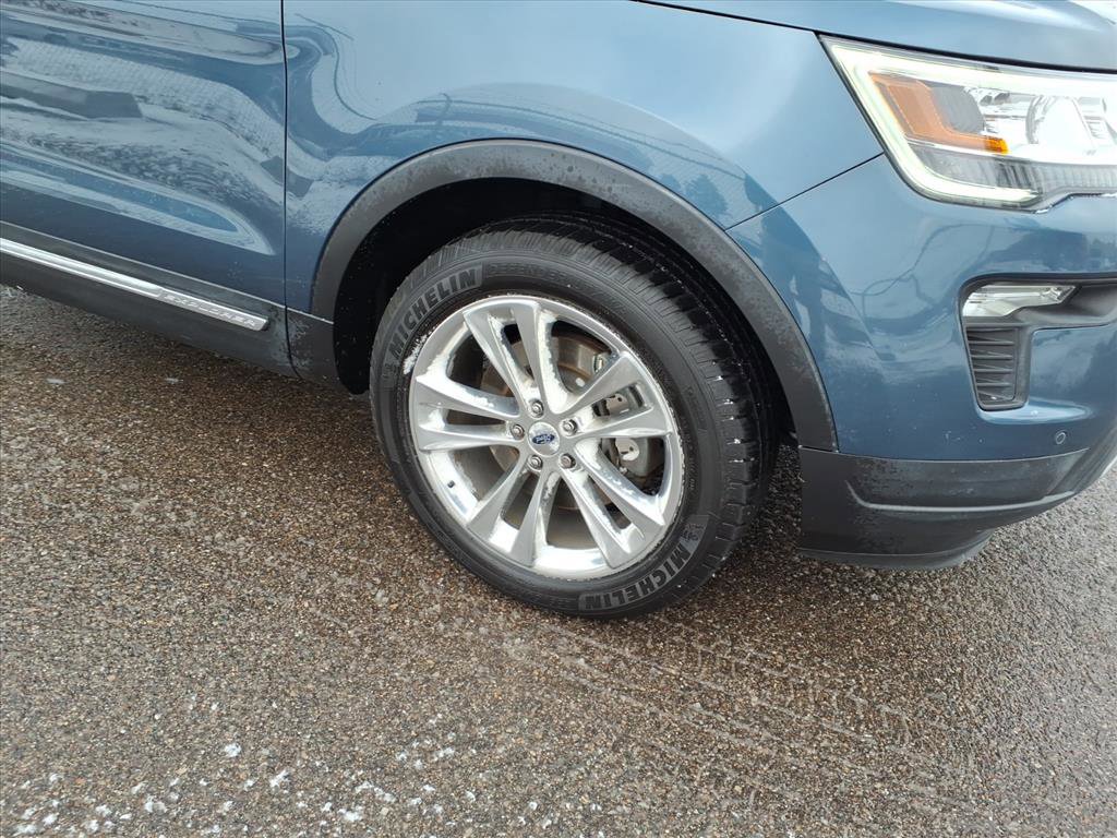 Certified 2019 Ford Explorer XLT w/ Equipment Group 202A image 5