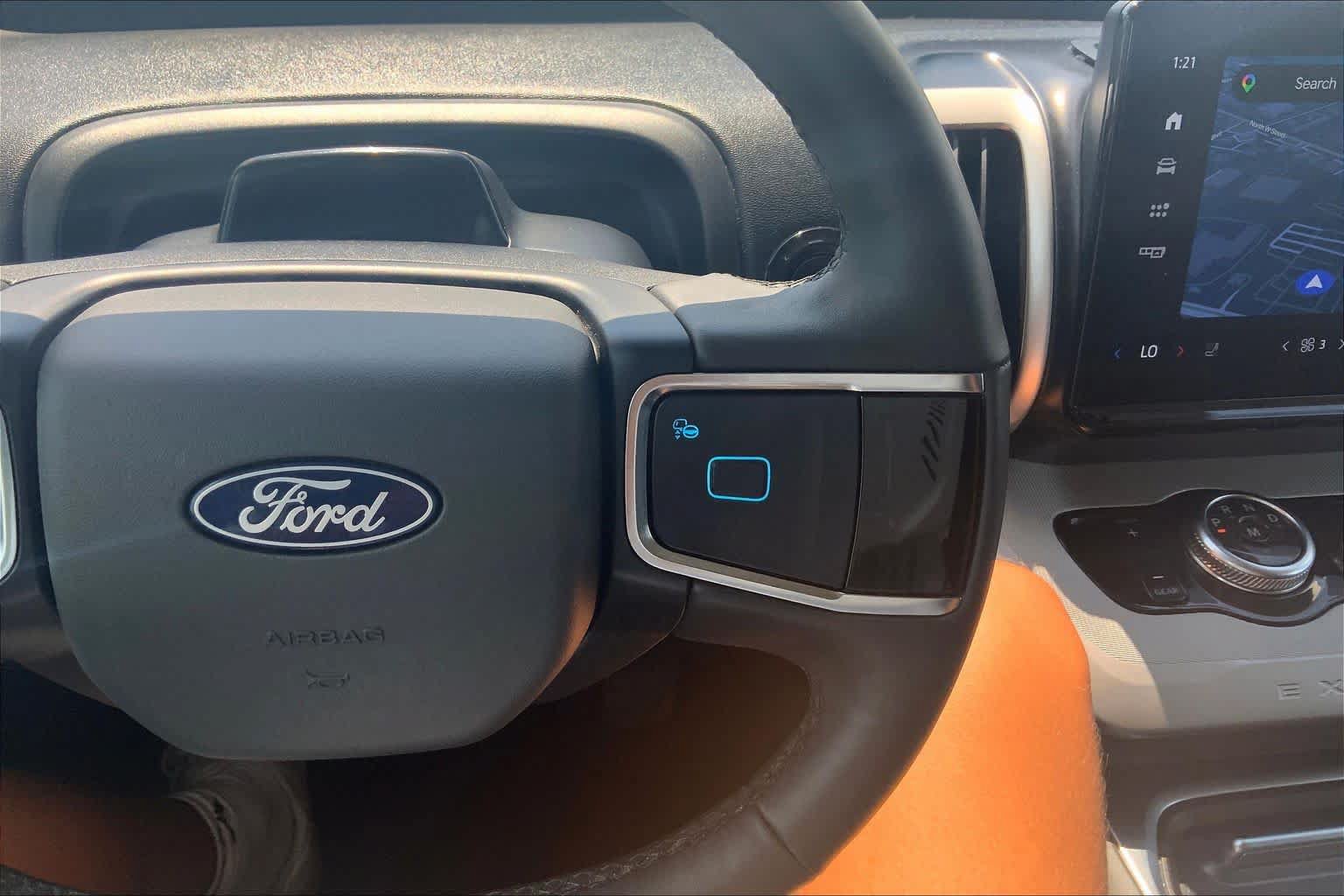 Certified 2025 Ford Expedition Active AWD/4WD image 25