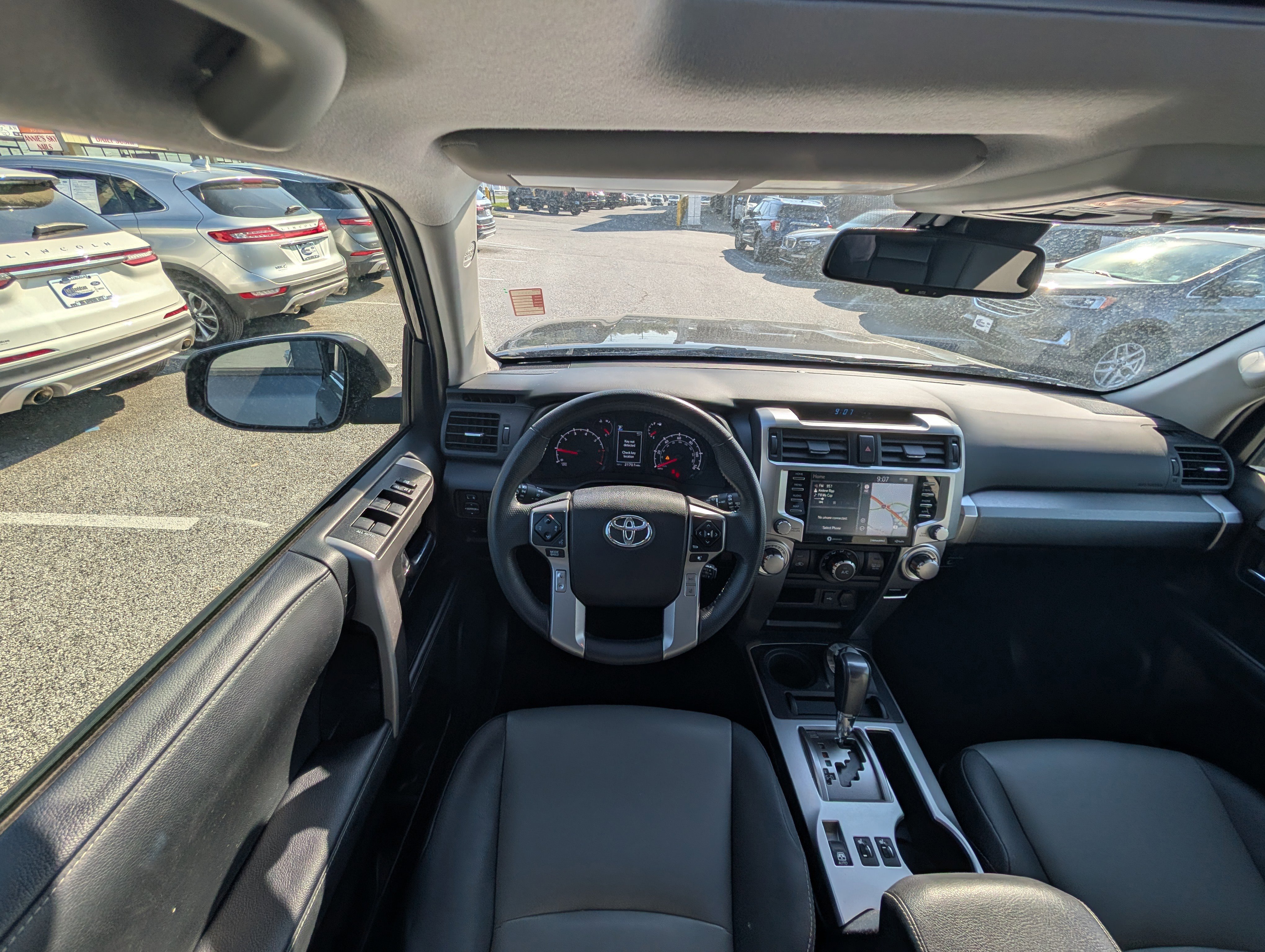 Used 2020 Toyota 4Runner SR5 Premium w/ Moonroof Package AWD/4WD image 20