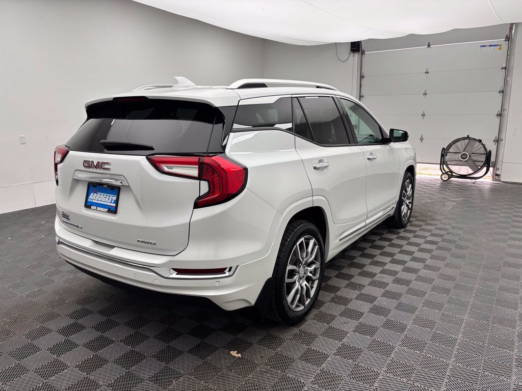 Used 2023 GMC Terrain Denali w/ LPO, Floor Liner Package AWD/4WD image 8