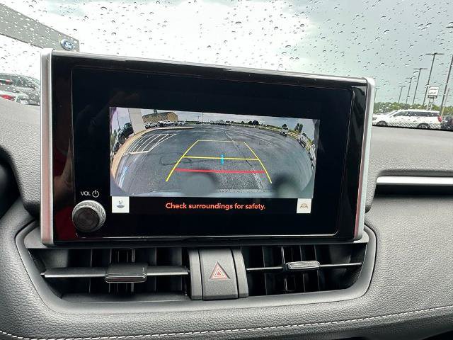 Used 2025 Toyota RAV4 LE AWD/4WD image 9