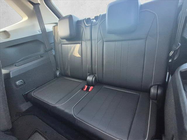 Used 2022 Volkswagen Tiguan SE FWD image 18