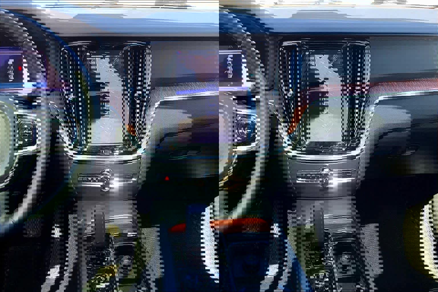 Used 2023 Volvo S60 B5 Plus image 9