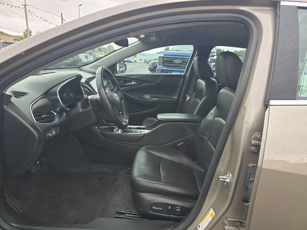 Used 2024 Chevrolet Malibu LT FWD image 9