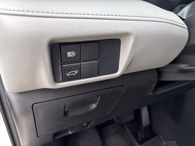 Used 2022 Toyota Highlander XLE AWD/4WD image 17