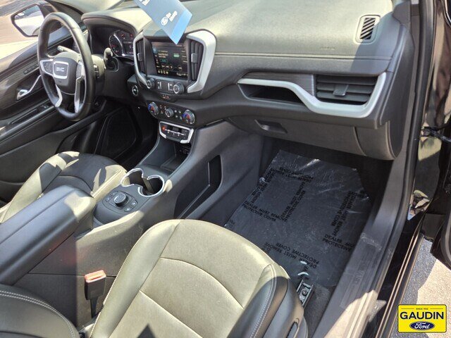 Used 2024 GMC Terrain SLT AWD/4WD image 17