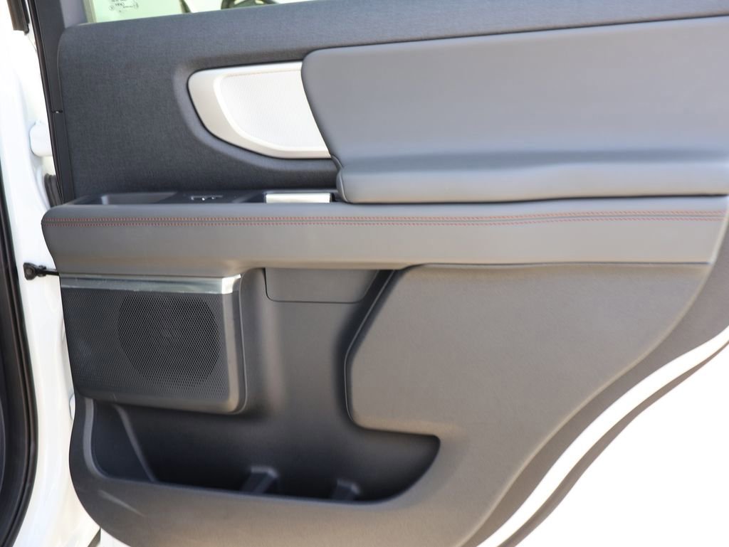 Certified 2025 Ford Expedition Active image 12