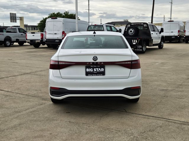 Used 2025 Volkswagen Jetta Sport FWD image 4