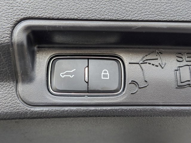 Certified 2022 Ford Explorer XLT w/ Equipment Group 202A image 34