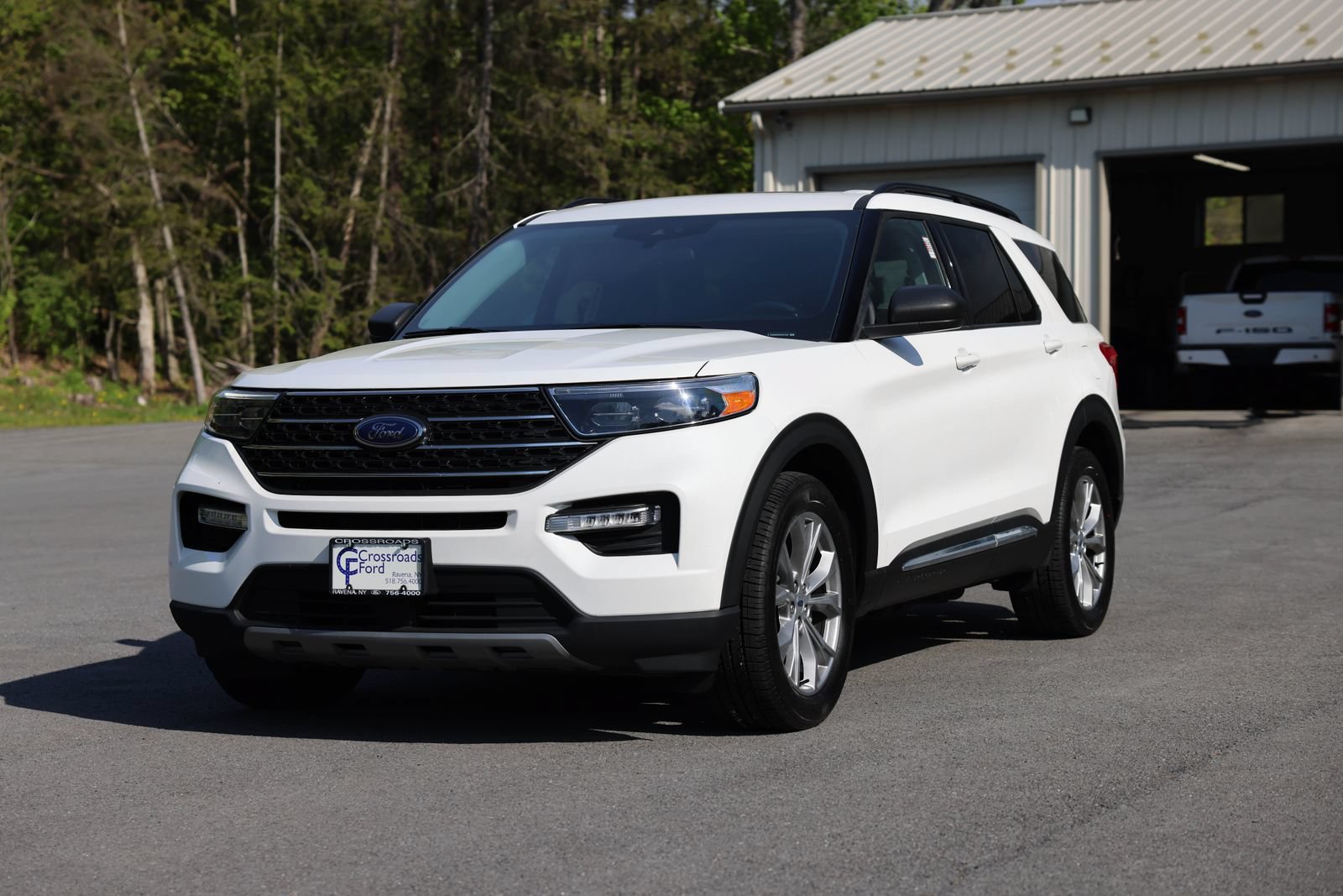 Certified 2024 Ford Explorer XLT w/ Equipment Group 202A AWD/4WD image 1