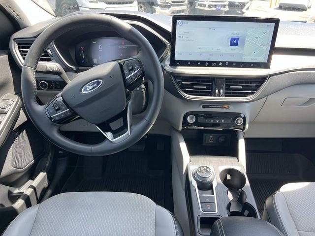 Certified 2025 Ford Escape SE FWD image 20