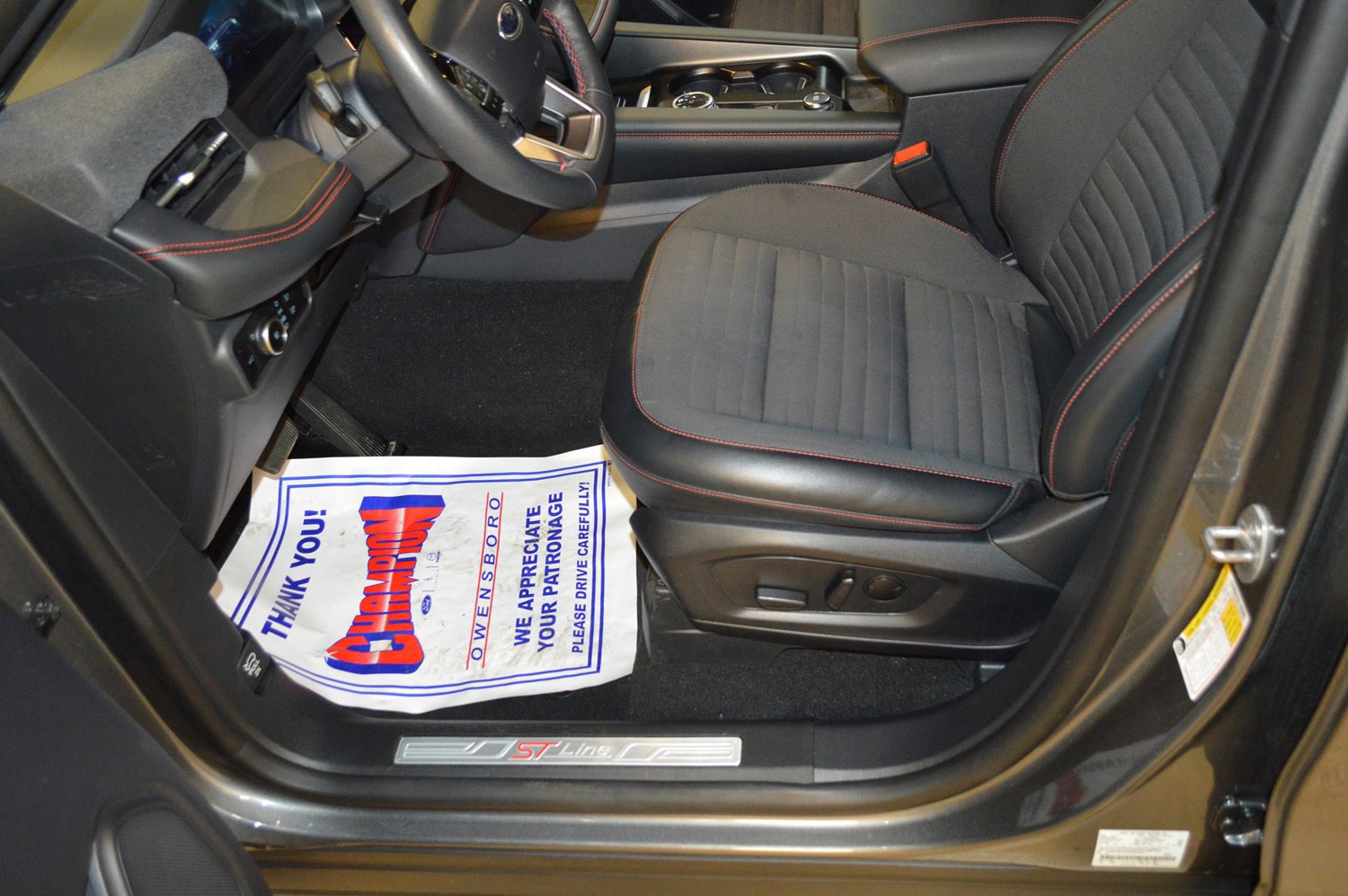 Certified 2025 Ford Explorer ST-Line image 16