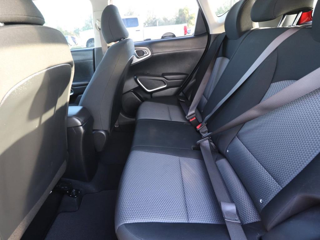 Used 2025 Kia Soul LX w/ LX Technology Package image 9