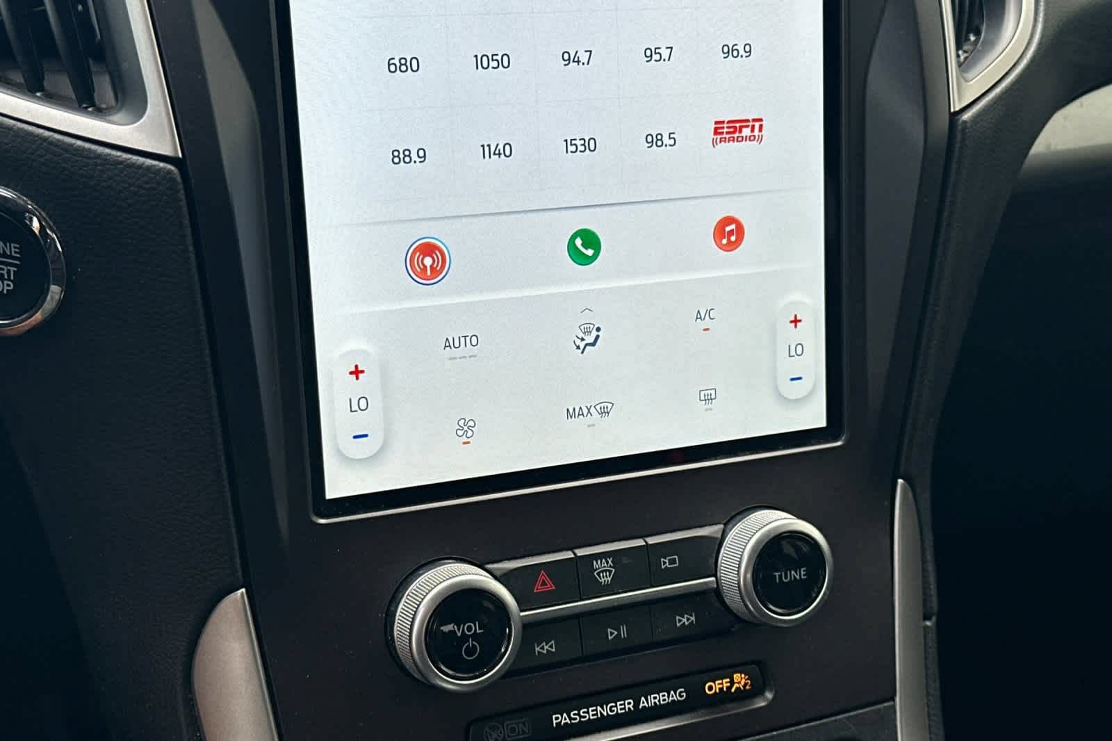 Certified 2021 Ford Edge SE FWD image 21
