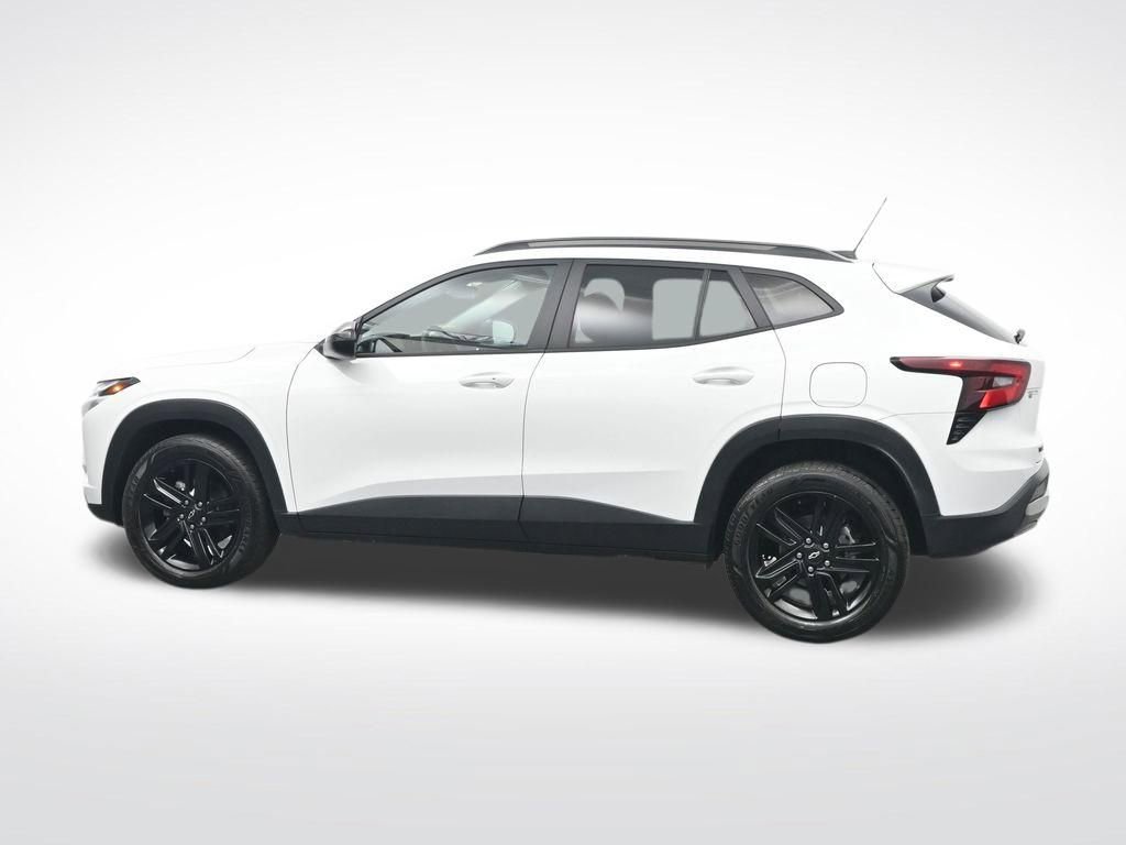 Used 2024 Chevrolet Trax ACTIV w/ Sunroof Package FWD image 10