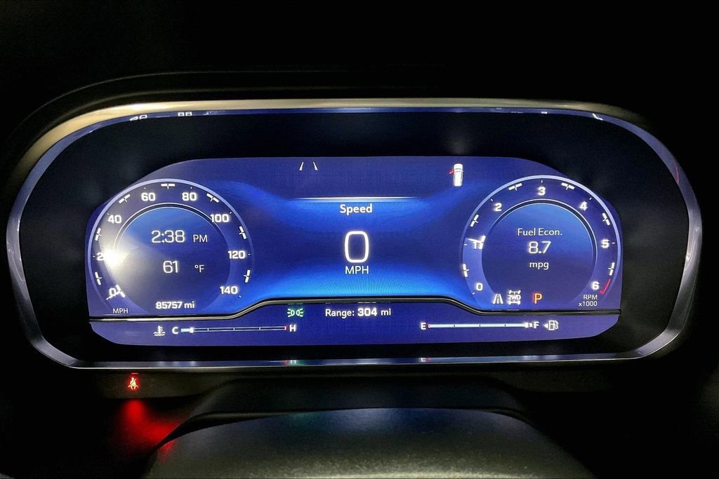 Used 2023 Chevrolet Suburban Premier image 18