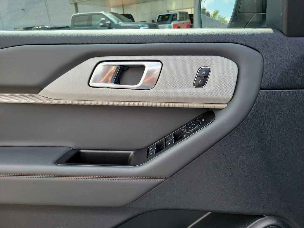 Certified 2025 Ford Explorer Active RWD image 20
