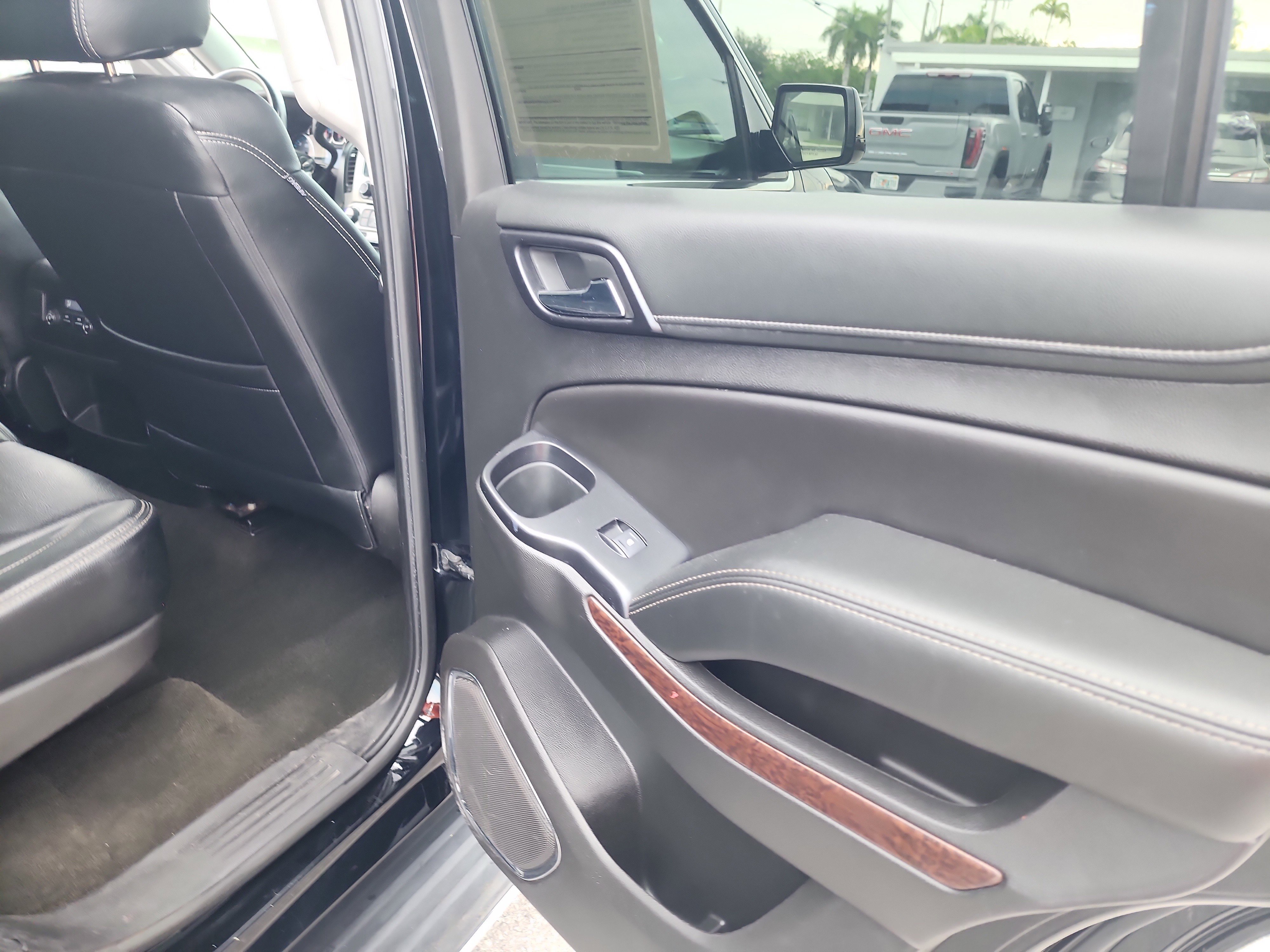 Used 2018 GMC Yukon SLE RWD image 26