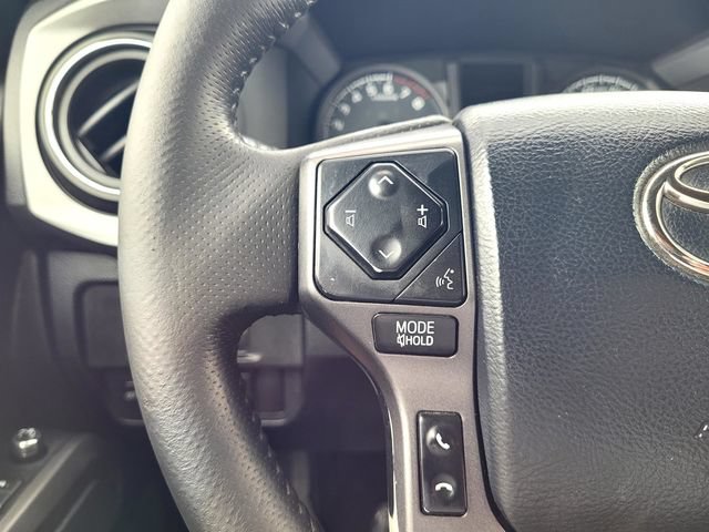 Used 2018 Toyota Tacoma TRD Off-Road w/ Technology Package AWD/4WD image 24