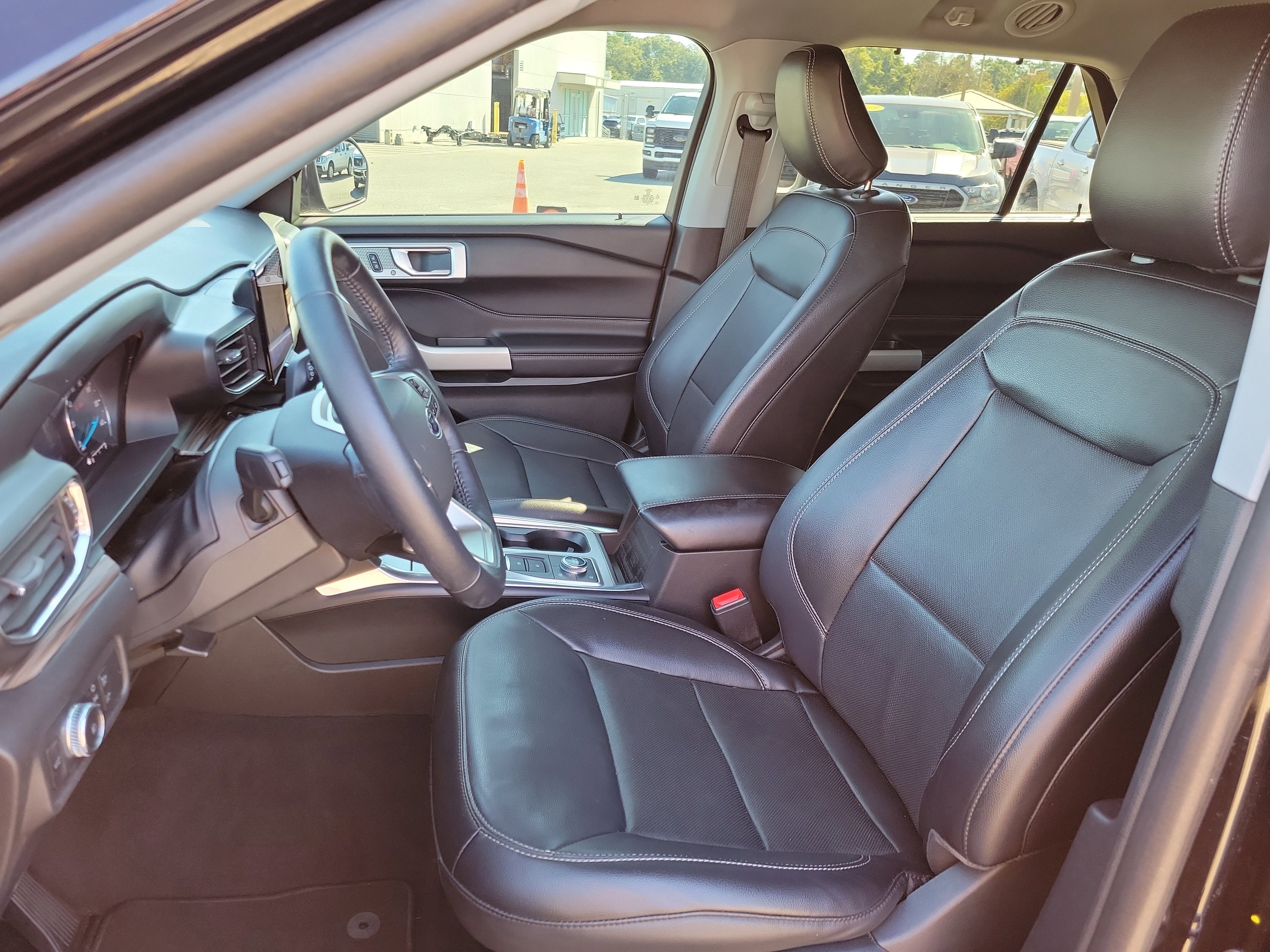 Certified 2022 Ford Explorer Limited image 8