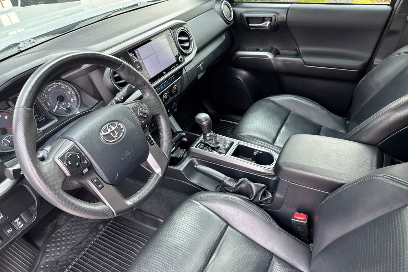 Used 2020 Toyota Tacoma TRD Sport w/ TRD Premium Sport Package AWD/4WD image 11