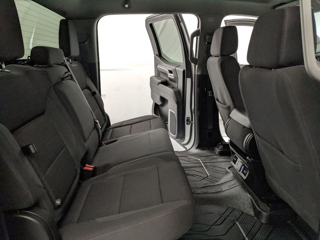 Used 2023 Chevrolet Silverado 1500 LT AWD/4WD image 18