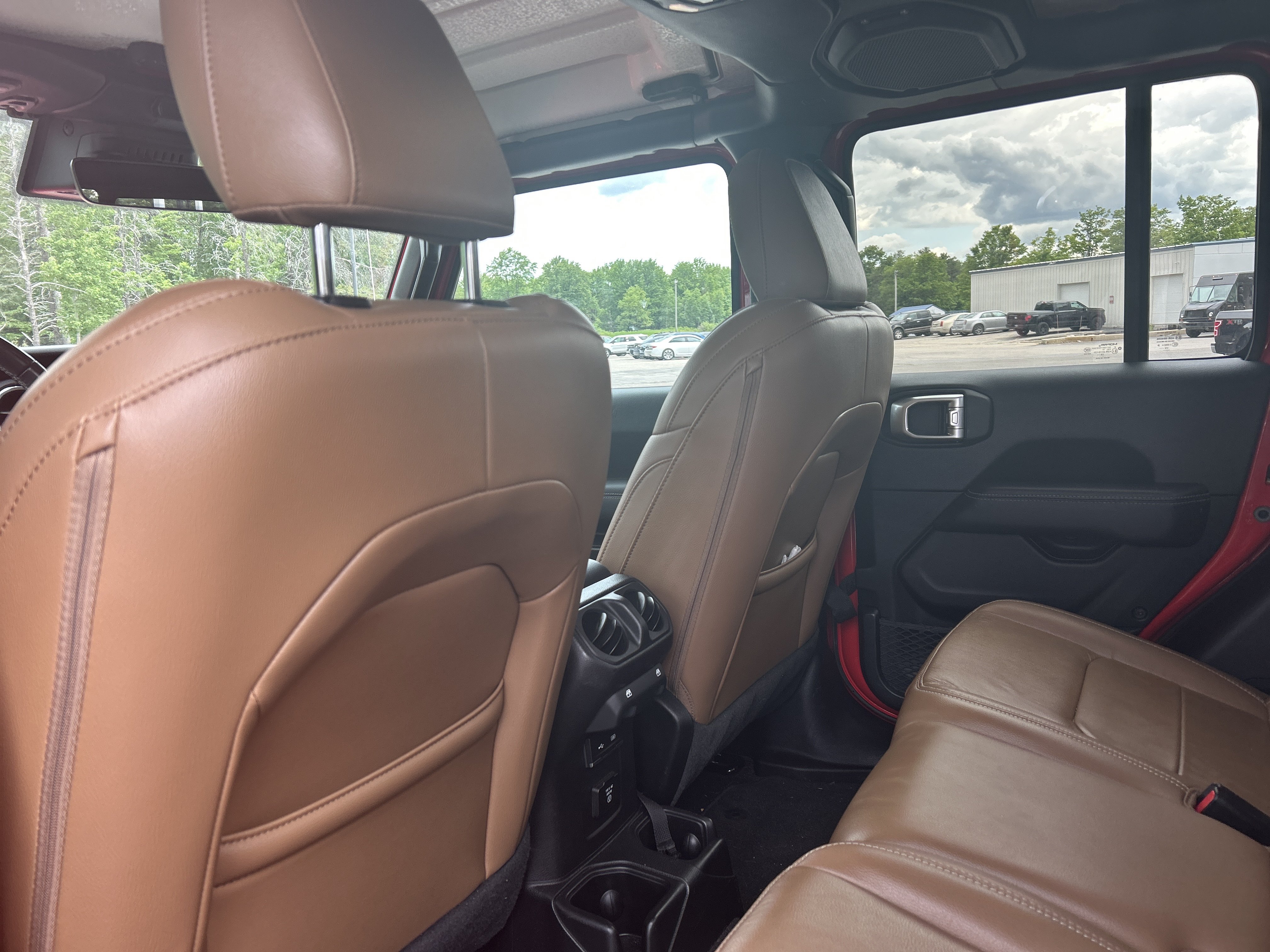 Used 2020 Jeep Gladiator Overland AWD/4WD image 13