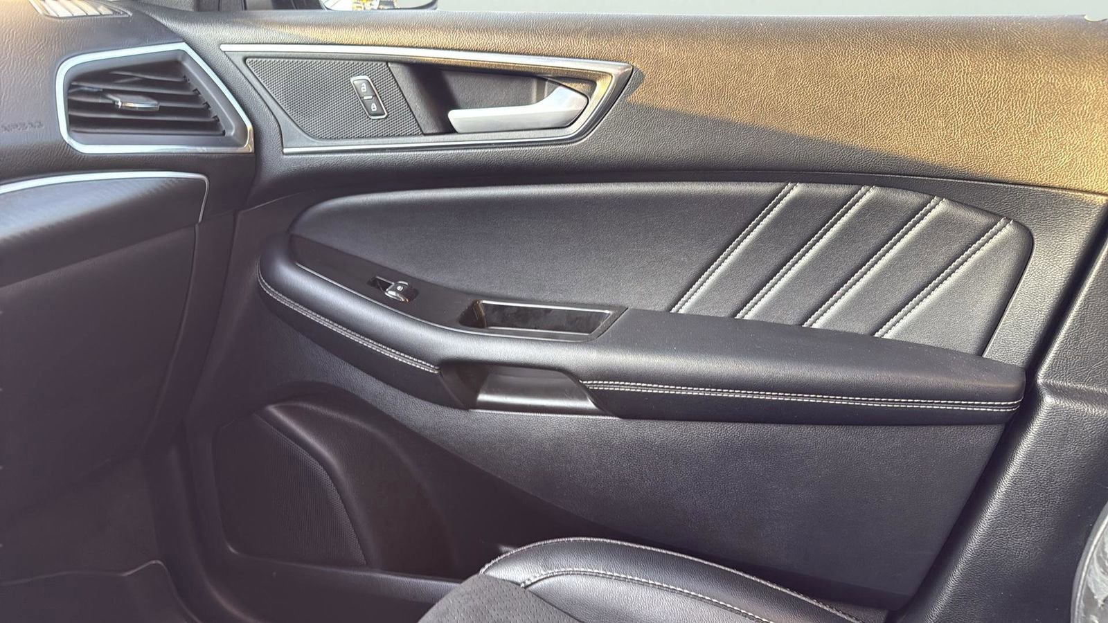 Certified 2018 Ford Edge Sport w/ Technology Package image 24