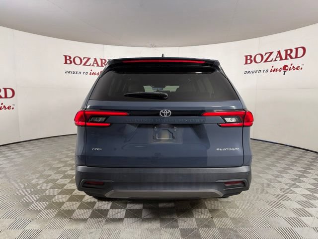 Used 2024 Toyota Grand Highlander AWD image 11