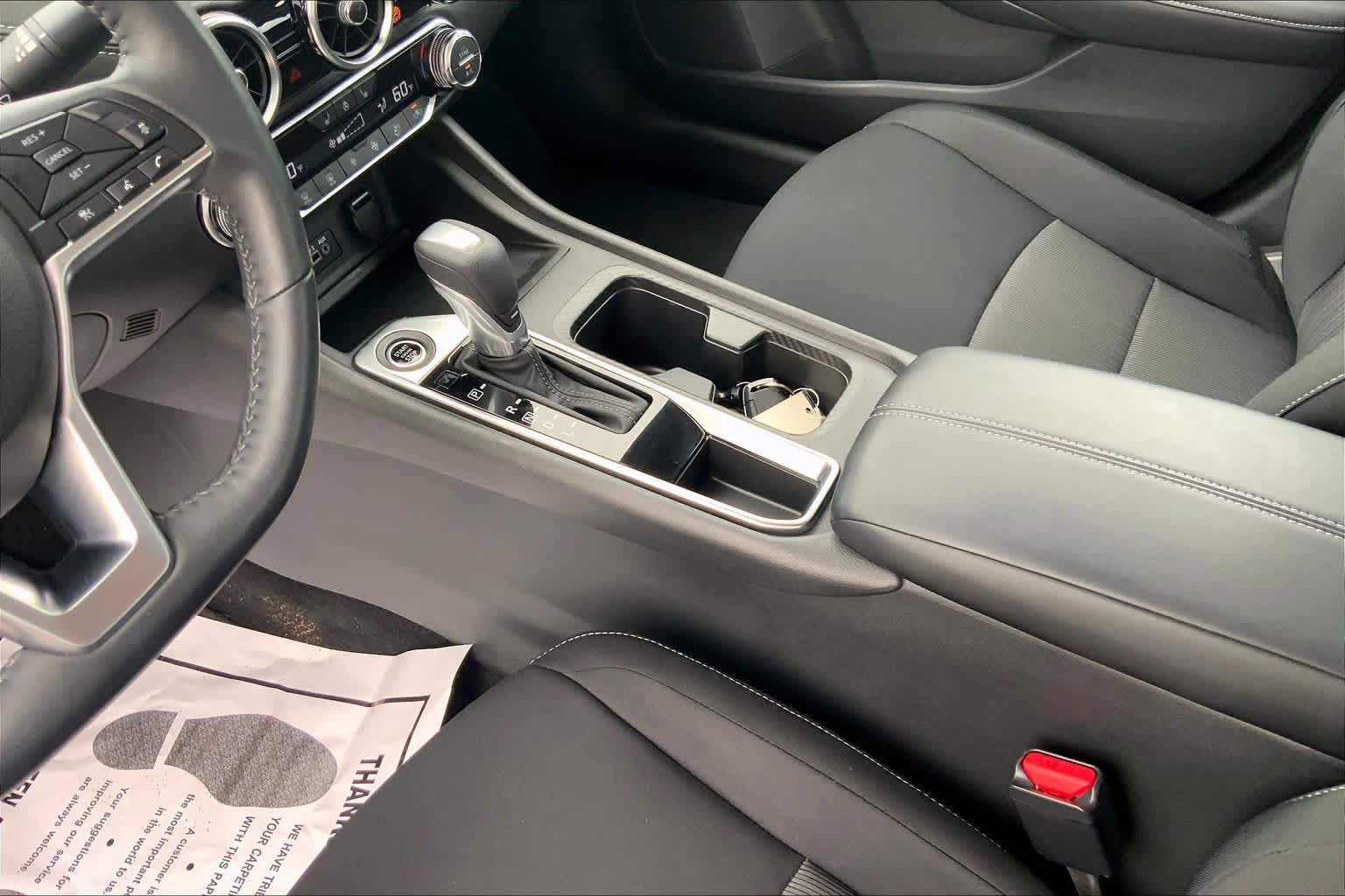 Used 2025 Nissan Sentra SV w/ All-Weather Package FWD image 16