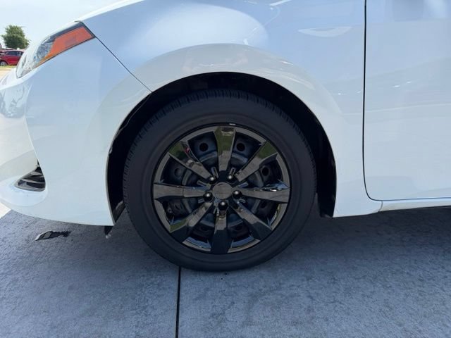Used 2017 Toyota Corolla LE FWD image 4