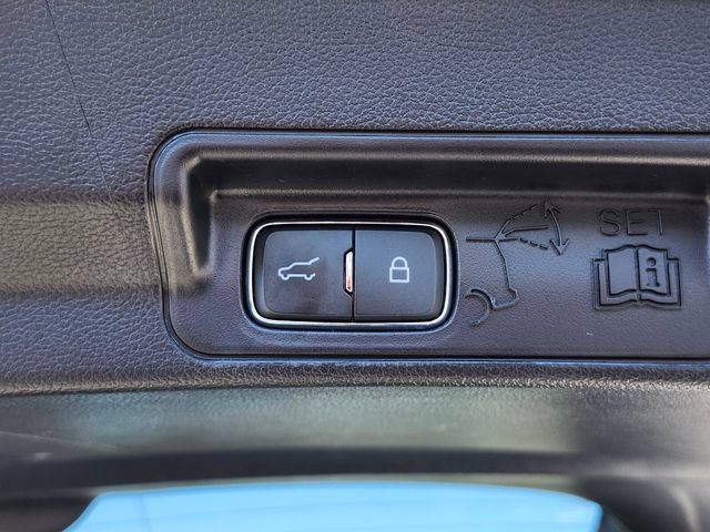 Certified 2022 Ford Explorer XLT w/ Equipment Group 202A AWD/4WD image 34