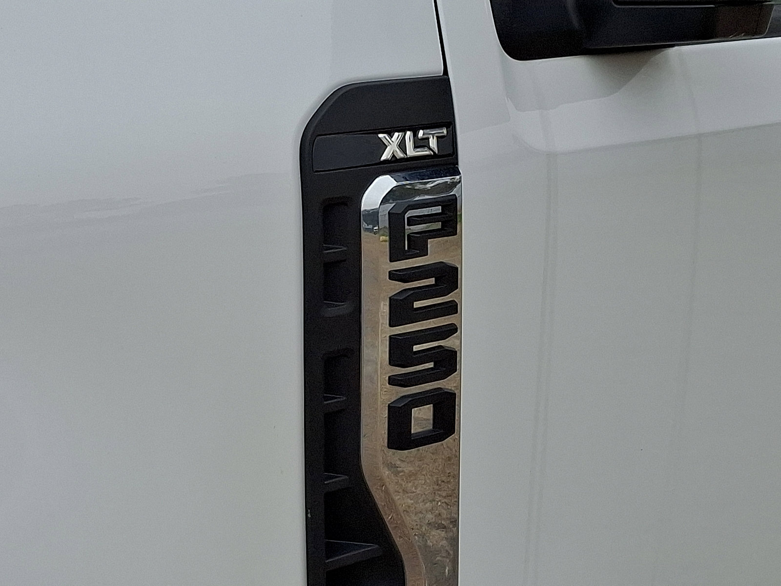 Certified 2025 Ford F250 XLT image 4