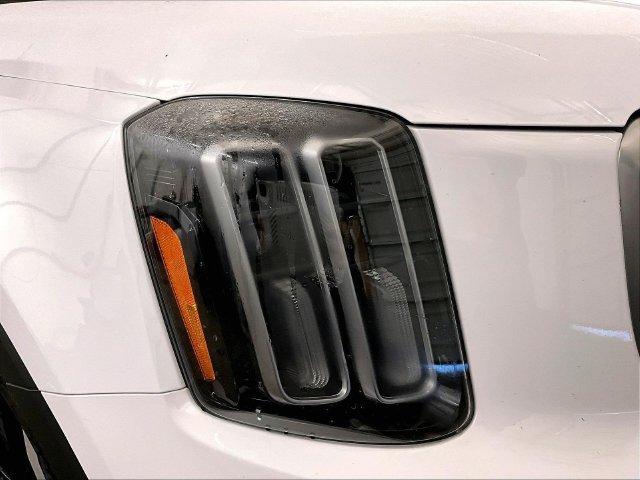Used 2024 Kia Telluride EX w/ EX Captain's Chair Package AWD/4WD image 28