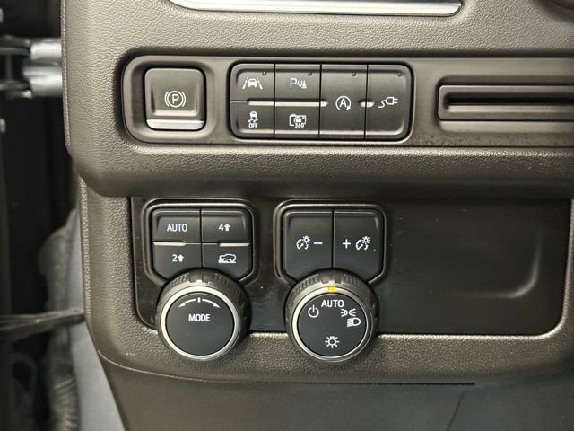 Used 2022 Chevrolet Suburban RST w/ Luxury Package image 15