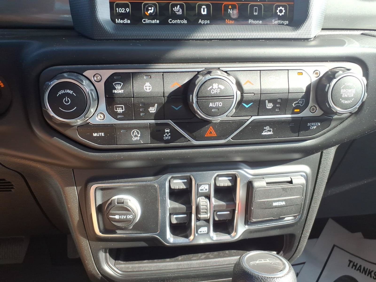 Used 2022 Jeep Gladiator Overland w/ LED Lighting Group AWD/4WD image 20