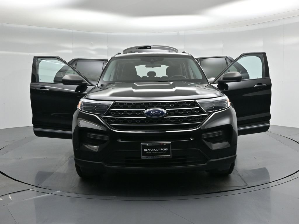 Certified 2022 Ford Explorer XLT image 32