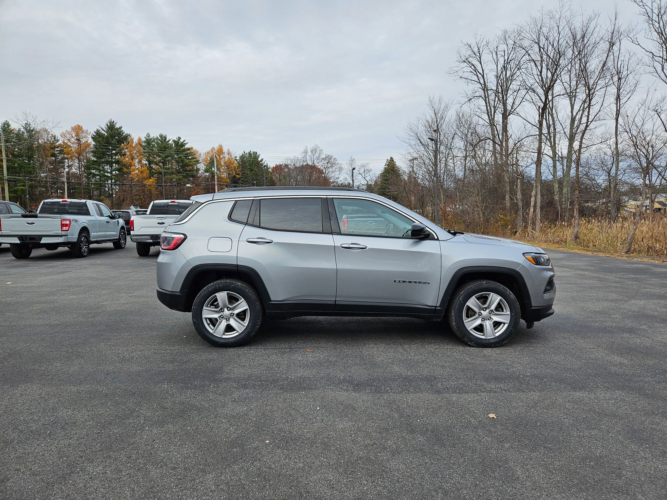 Used 2022 Jeep Compass Latitude w/ Convenience Group image 2
